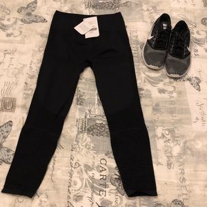 NWT Fabletics Seamless Statement Legging